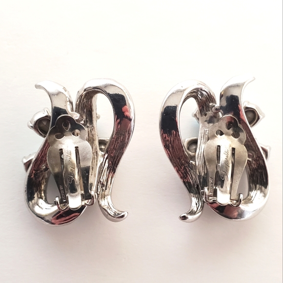 Schiaparelli - Signed Vintage AB Crystal Clip-on Earrings Flower & Ribbon Design - Picture 5 of 9